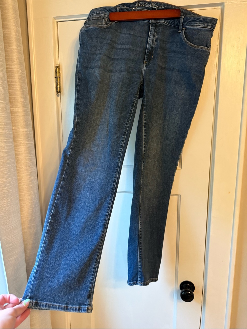 Eddie Bauer “Slightly Curvy Slim Straight” Leg Jeans Dark Blue Wash Women’s 18